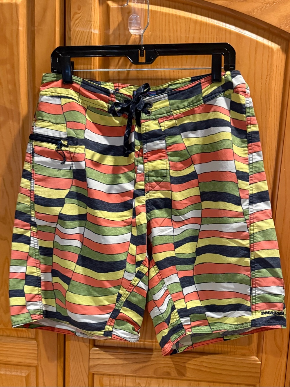 Patagonia Men's Wavefarer Board Swim Trunks Wavy Stripes Size 34
